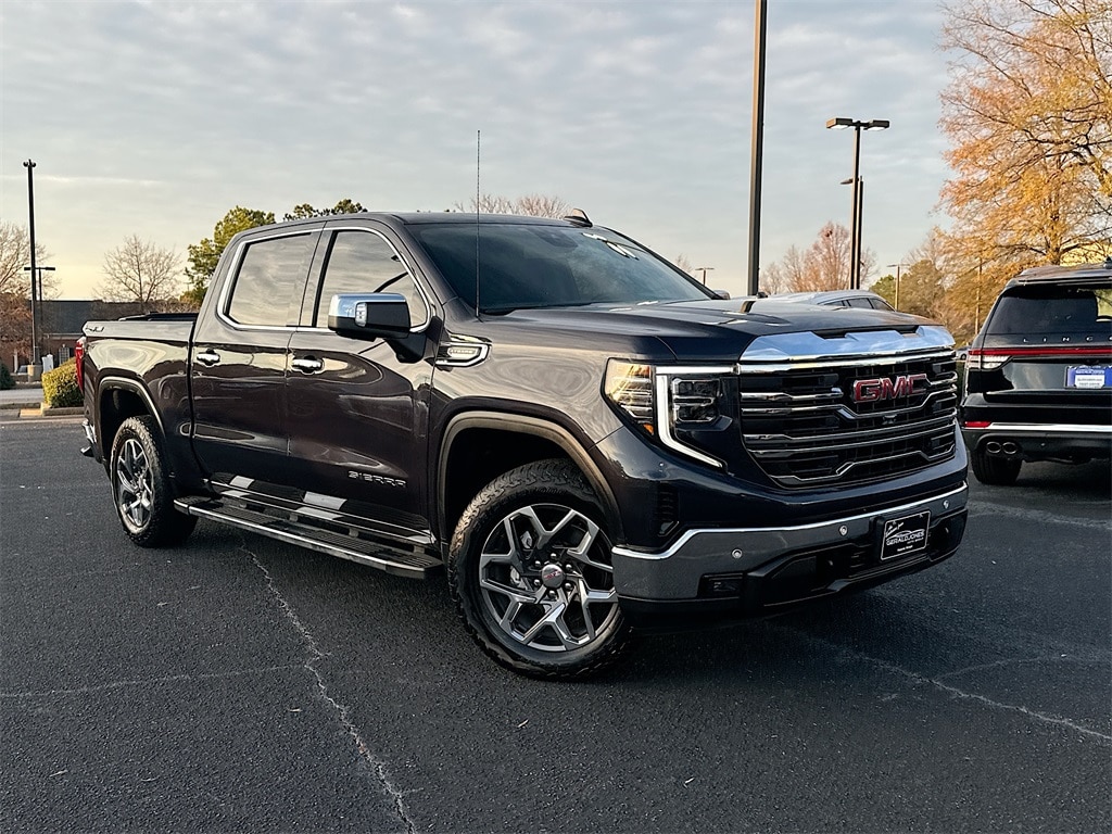 2023 GMC Sierra 1500 SLT's photo