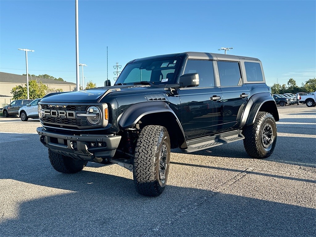 2023 Ford Bronco Raptor photo 2