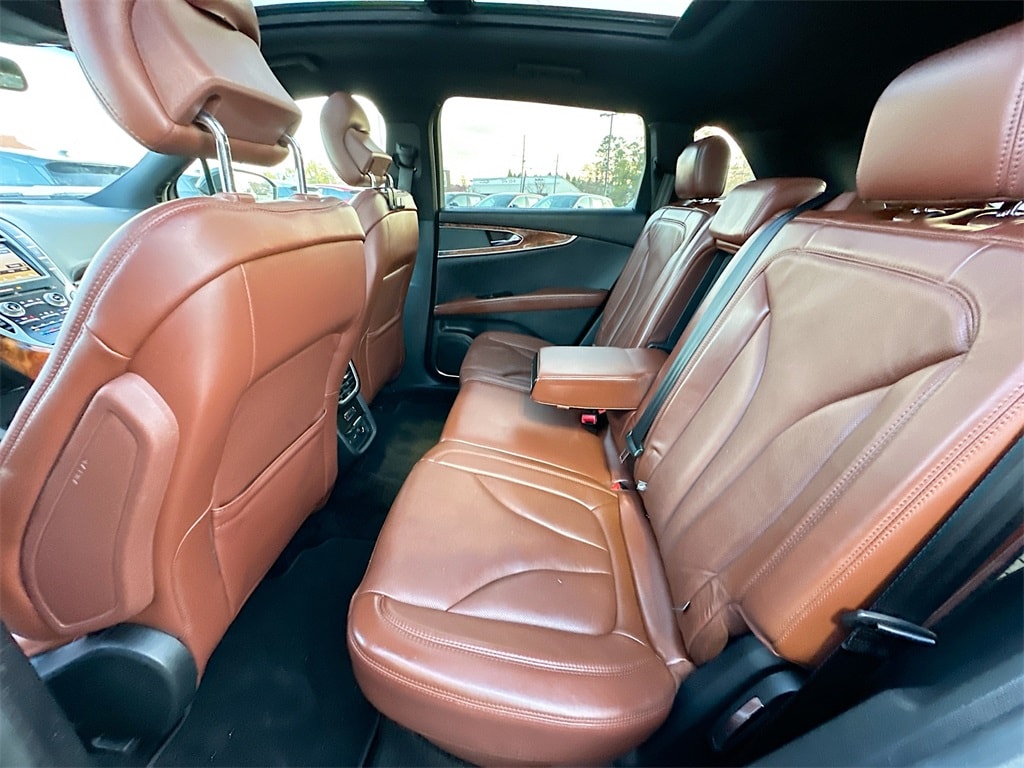 2016 Lincoln MKX Reserve photo 2