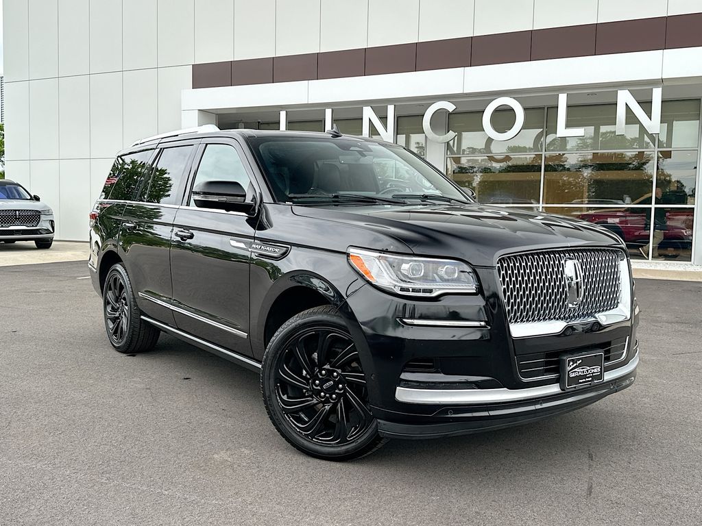 2022 Lincoln Navigator Reserve's photo