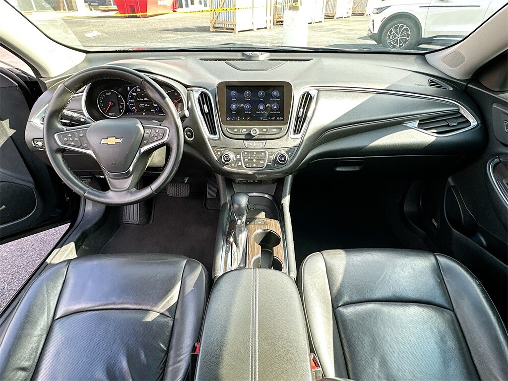 2024 Chevrolet Malibu Premier 2LT photo 3