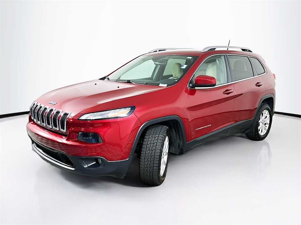 2017 Jeep Cherokee Latitude photo 2