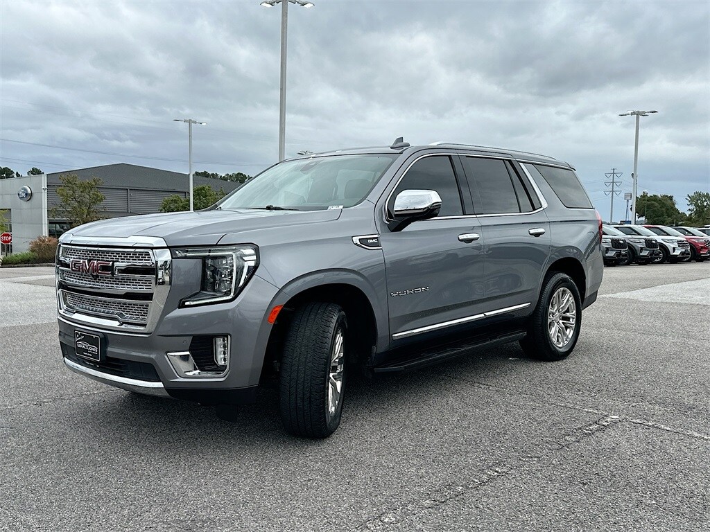 2022 Gmc Yukon SLT photo 2