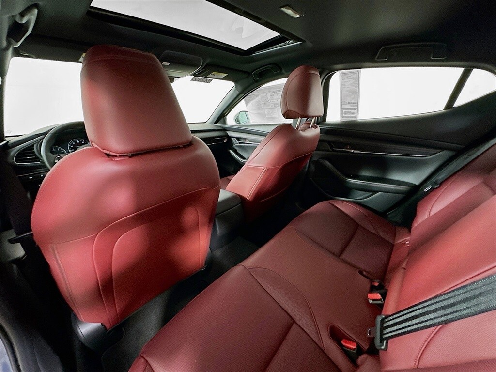 2025 Mazda Mazda3 Hatchback 2.5 s Carbon photo 4