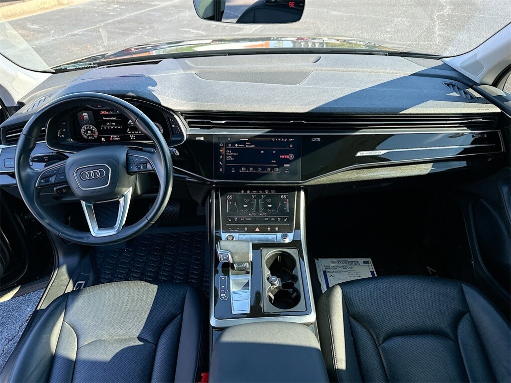 2022 Audi Q7 55 Prestige photo 3