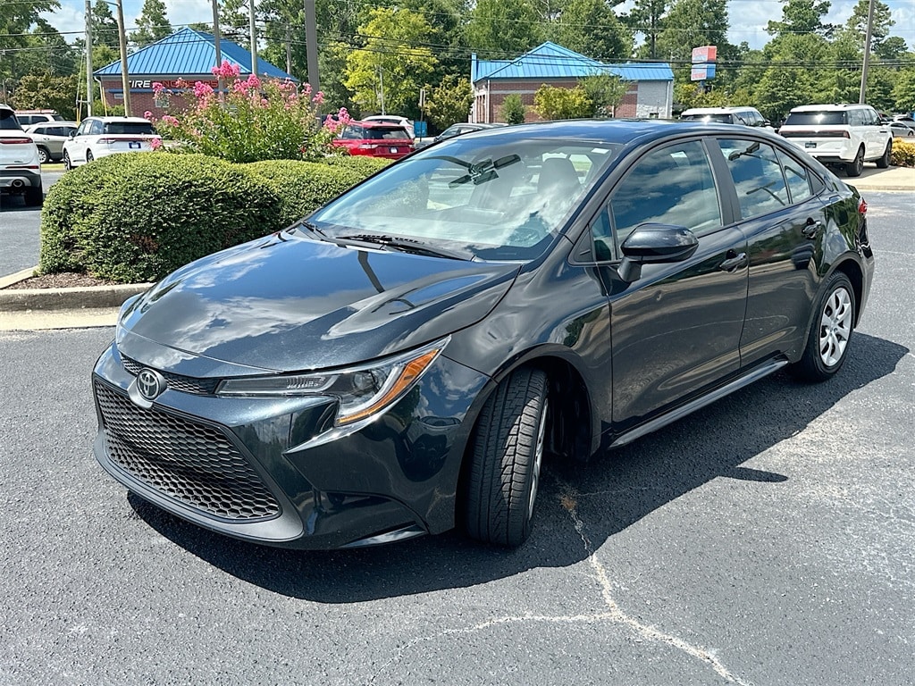 Used 2022 Toyota Corolla LE with VIN 5YFEPMAE2NP356644 for sale in Northfield, Minnesota