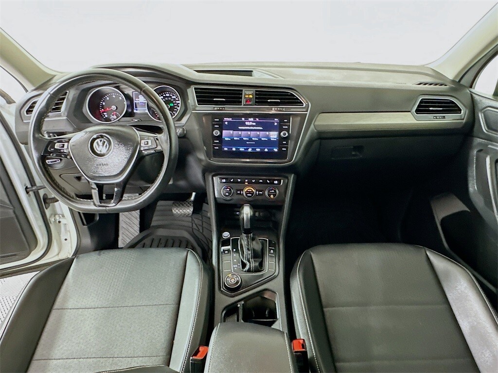 2021 Volkswagen Tiguan SEL photo 3