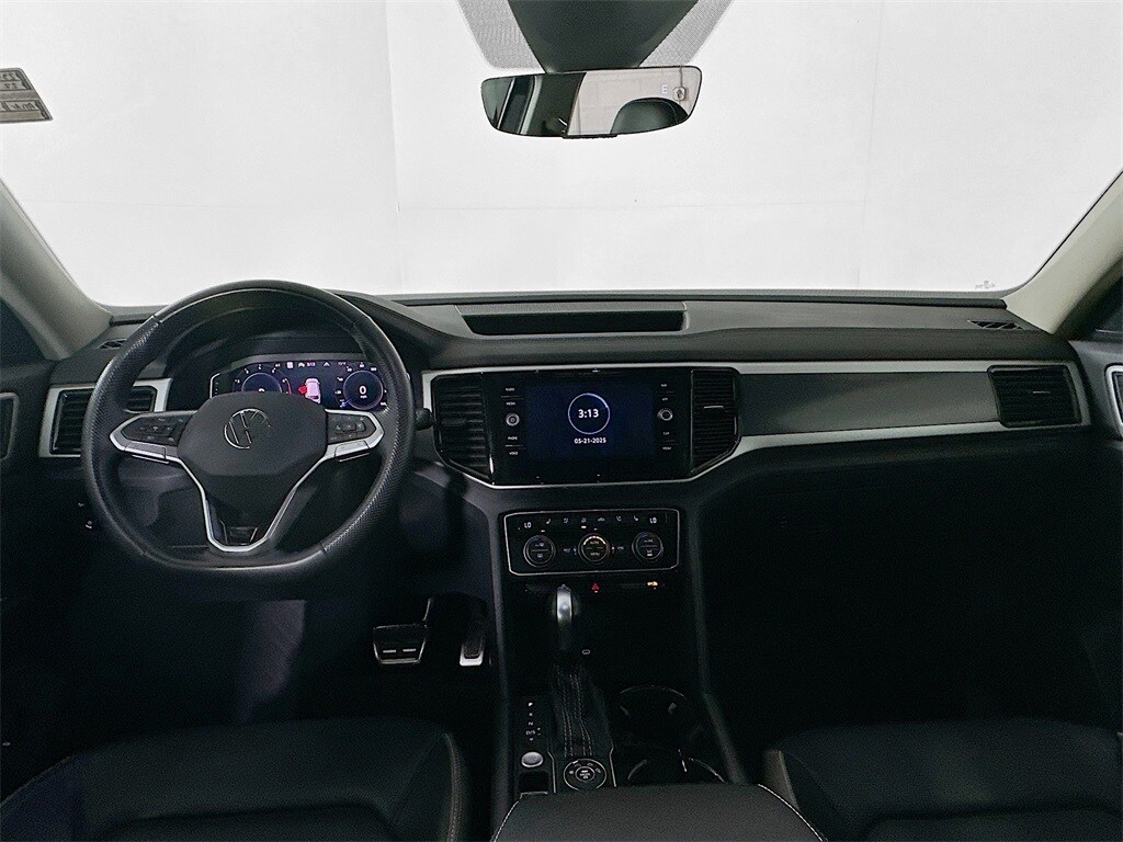 2022 Volkswagen Atlas V6 SEL Premium R-Line photo 2