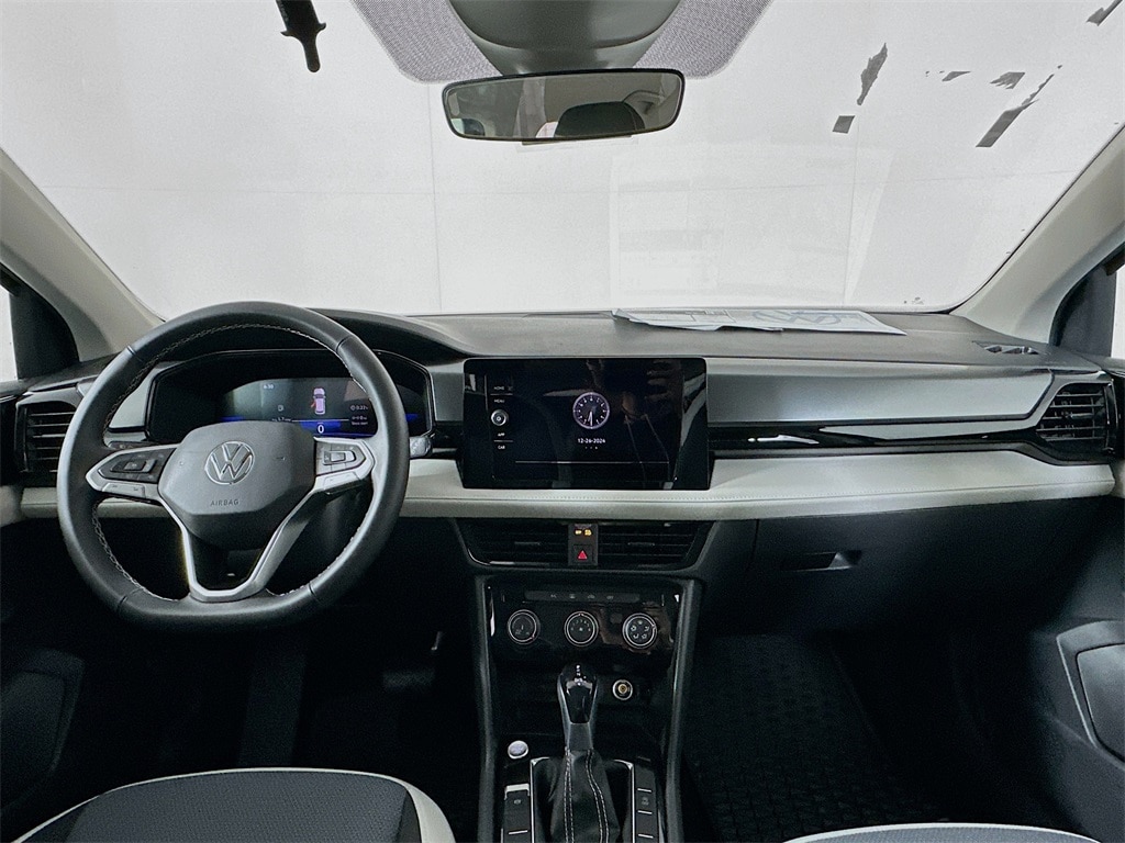 2025 Volkswagen Taos S photo 2