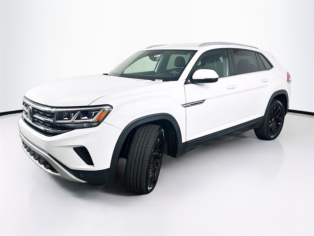 2022 Volkswagen Atlas Cross Sport V6 SE Technology photo 2
