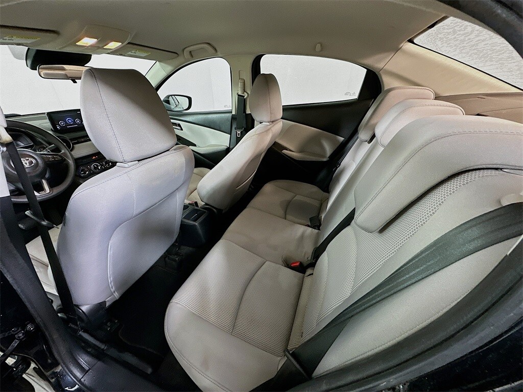 2020 Toyota Yaris L photo 3