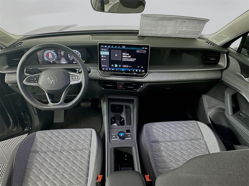 2025 Volkswagen Tiguan S photo 2