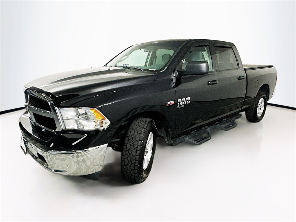 2019 Ram 1500 Classic SLT photo 2