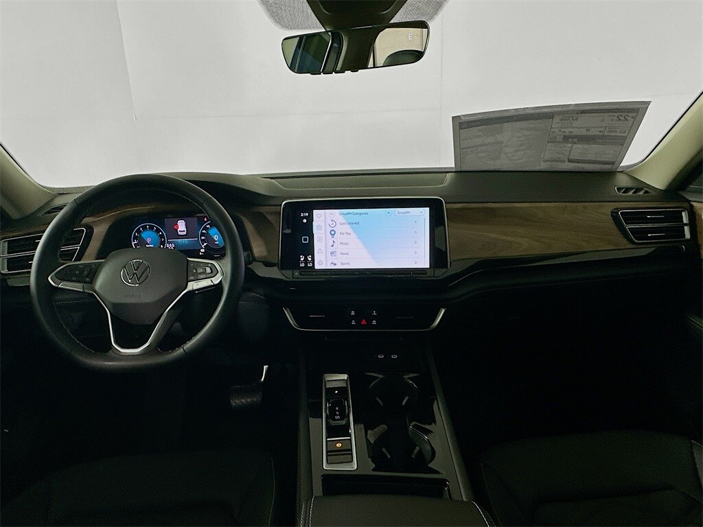 2025 Volkswagen Atlas SE Technology photo 3