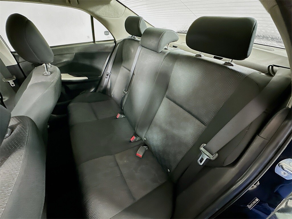 2010 Toyota Corolla S photo 4