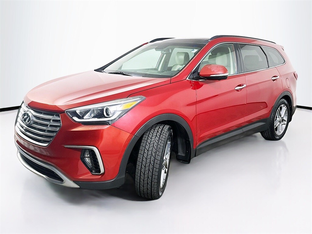 2017 Hyundai Santa Fe SE Ultimate photo 2