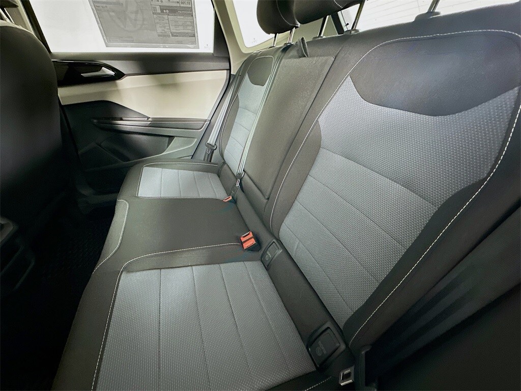2025 Volkswagen Taos S photo 3