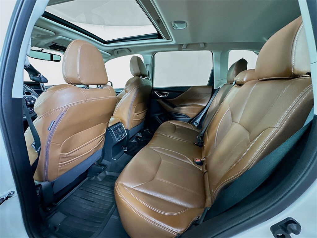 2019 Subaru Forester Touring photo 4