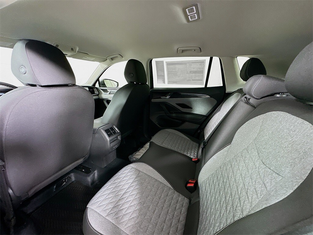 2025 Volkswagen Tiguan S photo 4