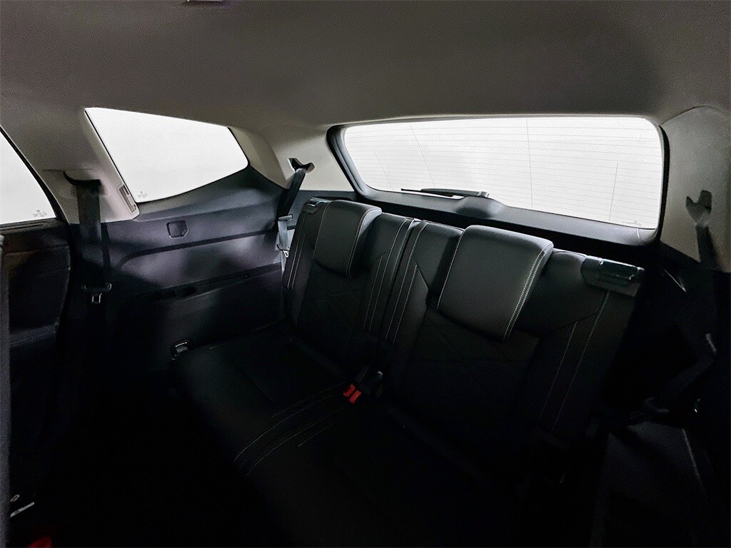 Used 2025 Volkswagen Atlas 2.0T SE w/Technology SUV