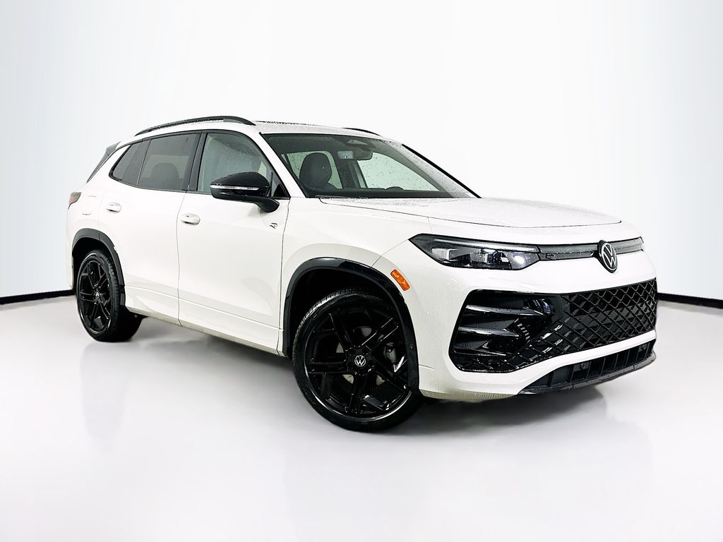 2026 Volkswagen Tiguan 2.0T SE R-Line Black's photo