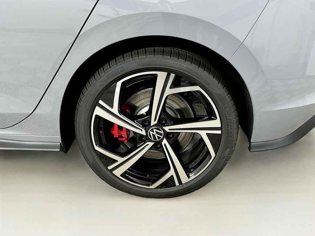 2025 Volkswagen Golf GTI SE - Photo 24