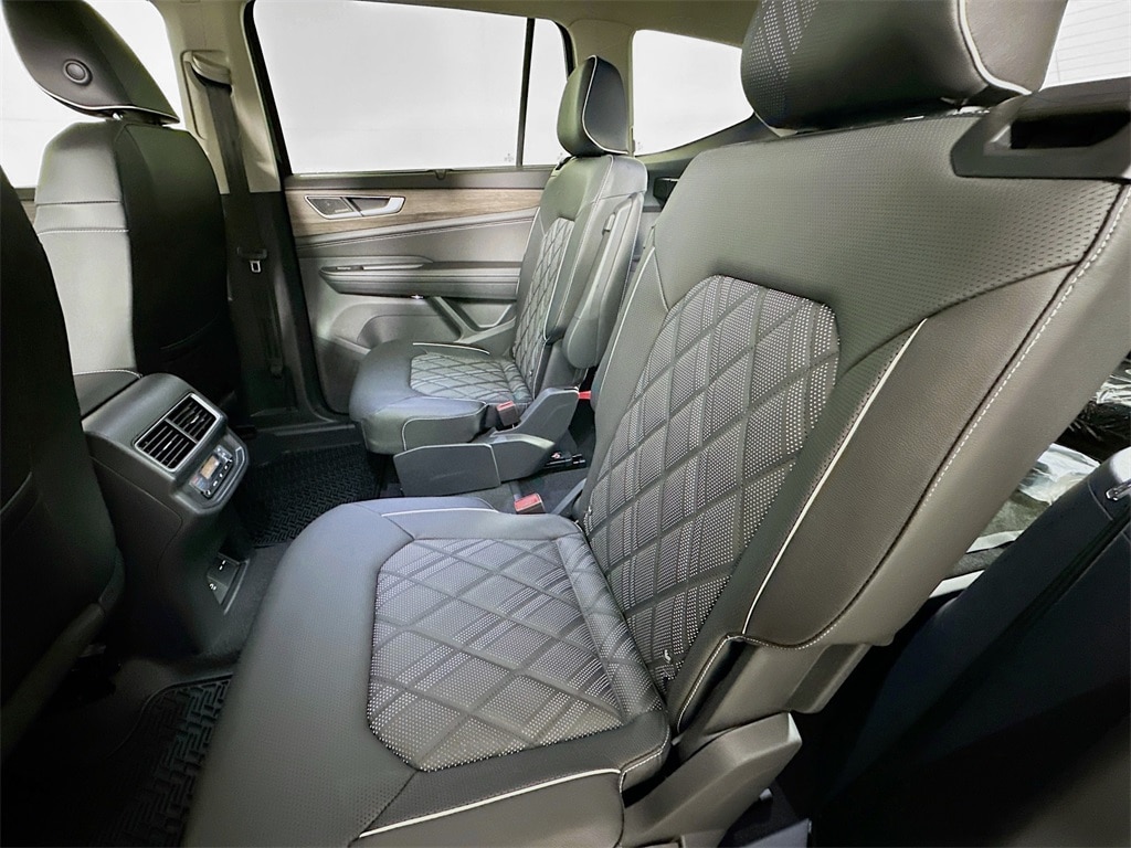 Used 2025 Volkswagen Atlas 2.0T SEL Premium R-Line SUV