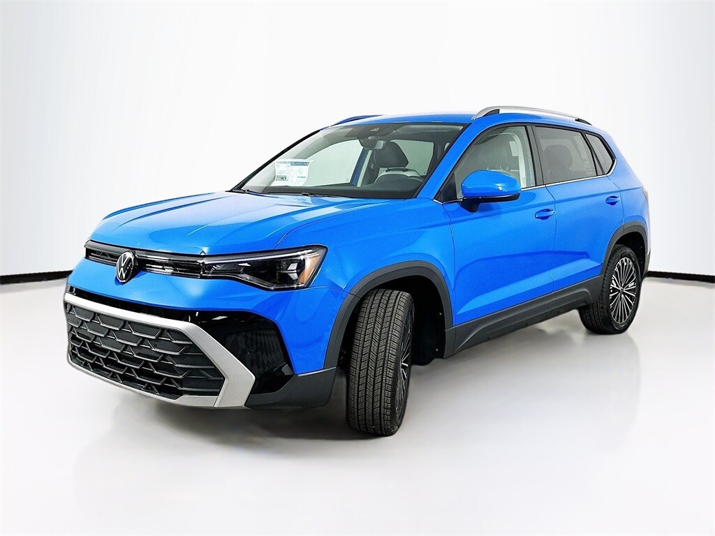 2025 Volkswagen Taos SE photo 2