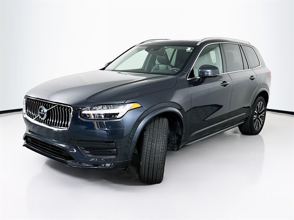 2022 Volvo XC90 T6 Momentum photo 2