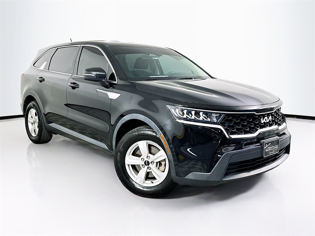 Used 2023 Kia Sorento LX SUV