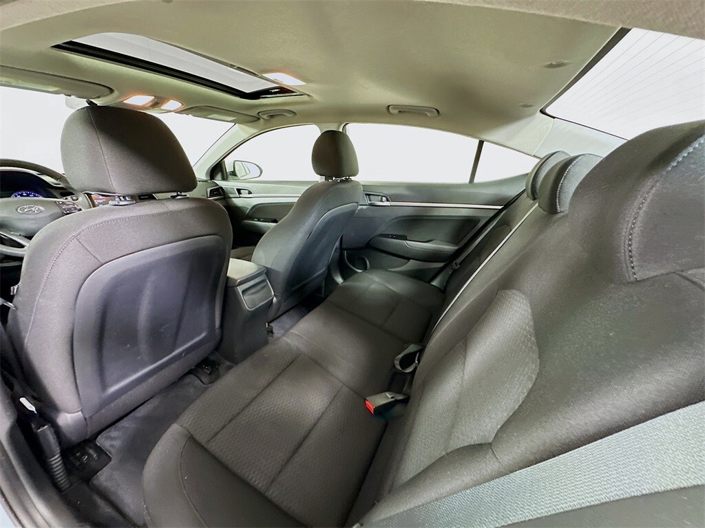 2020 Hyundai Elantra Value Edition photo 4