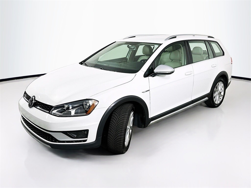 2017 Volkswagen Golf Alltrack TSI S photo 2