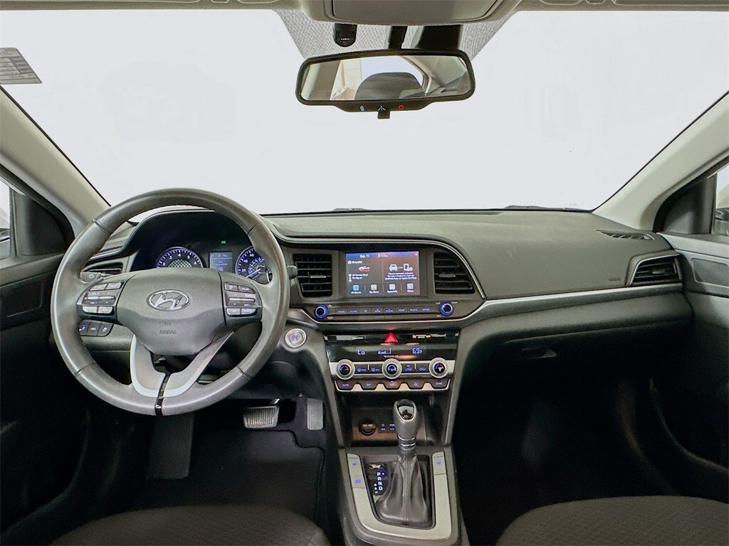 2020 Hyundai Elantra Value Edition photo 3