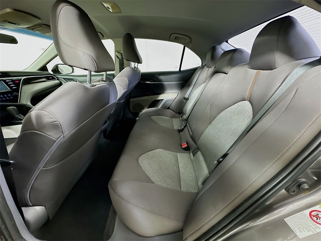 2018 Toyota Camry LE photo 4