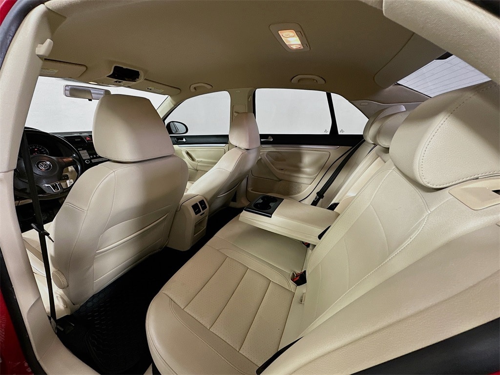 Used 2010 Volkswagen Jetta Limited Sedan