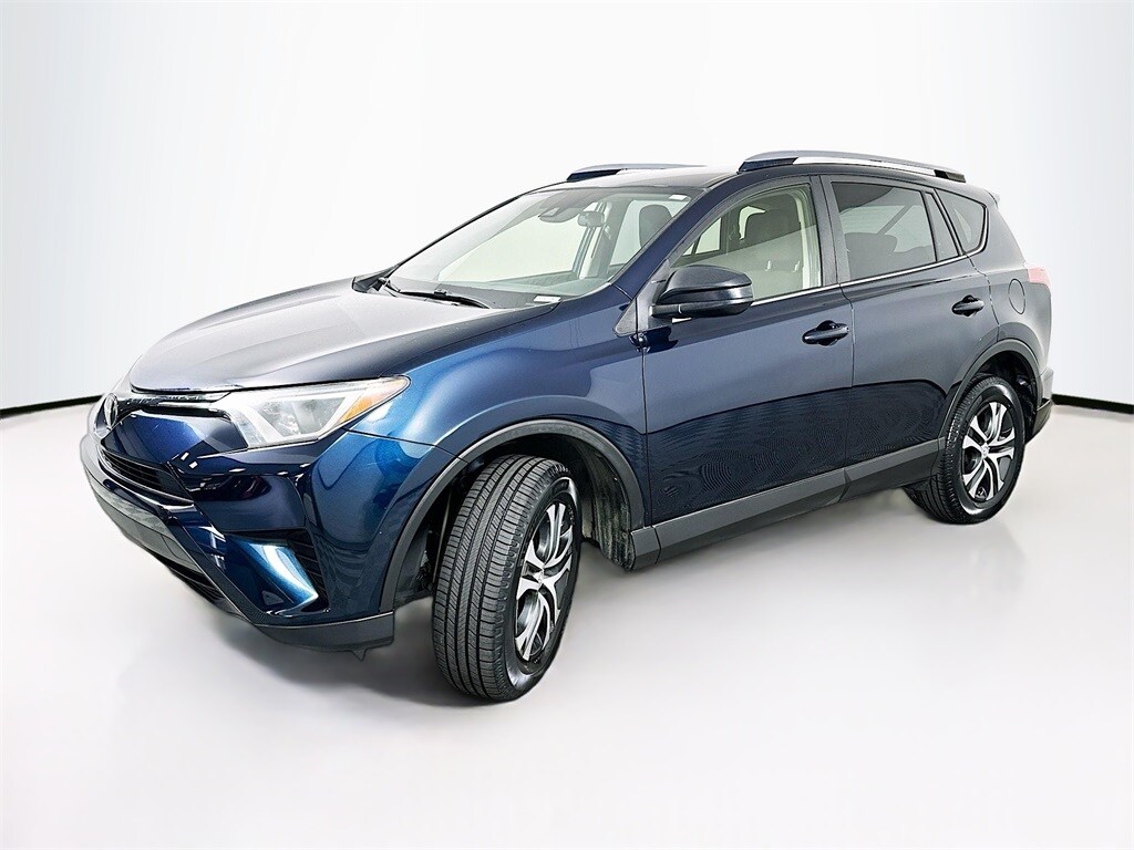 2018 Toyota RAV4 LE photo 2