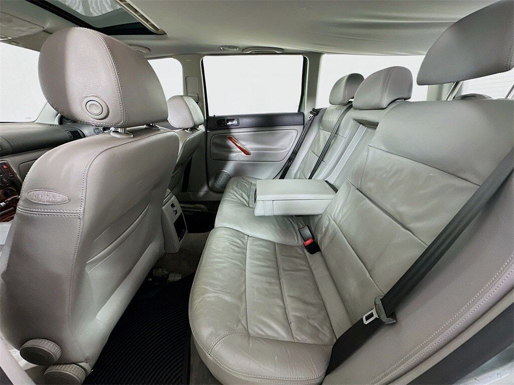 2005 Volkswagen Passat GLS TDI photo 4