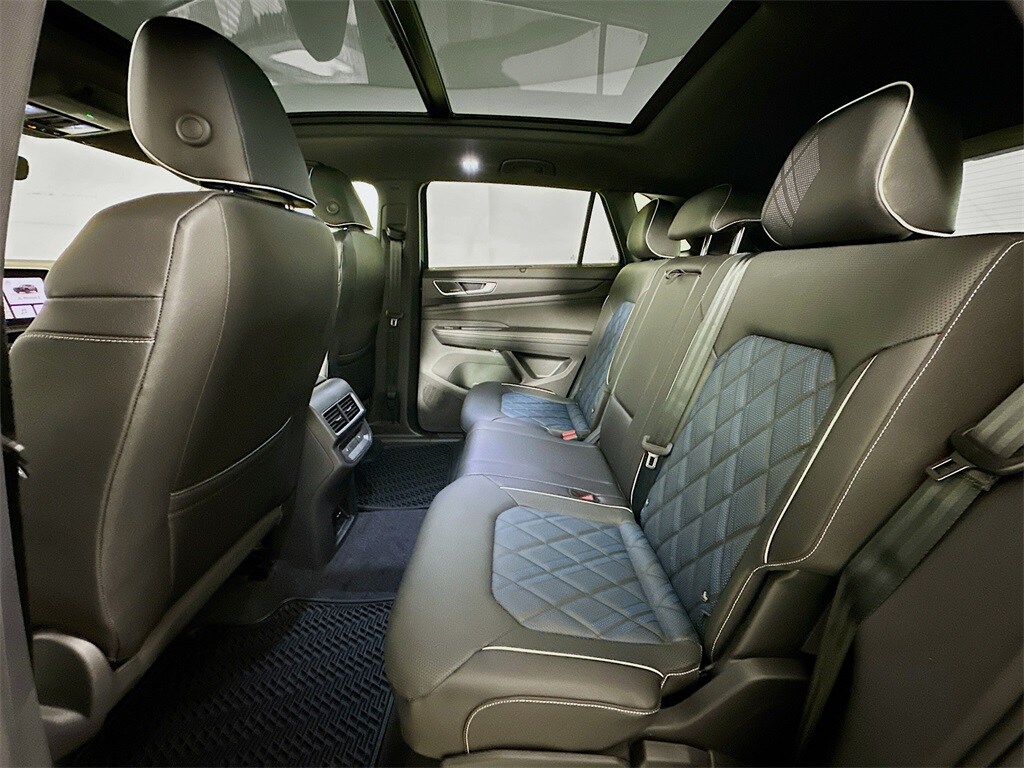 New 2026 Volkswagen Atlas Cross Sport 2.0T SEL Premium R-Line SUV