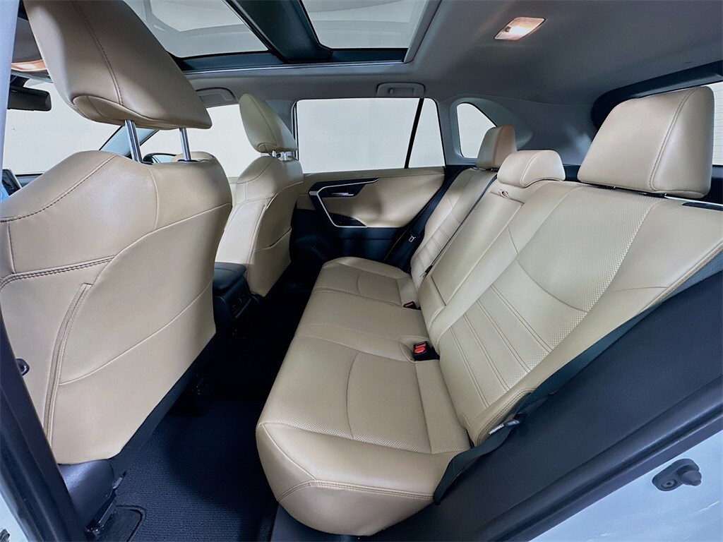 2021 Toyota RAV4 Limited photo 4