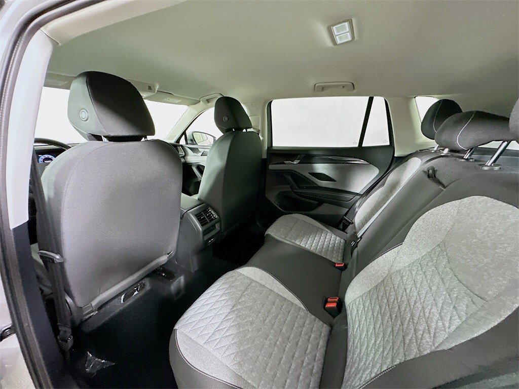 2025 Volkswagen Tiguan S photo 3