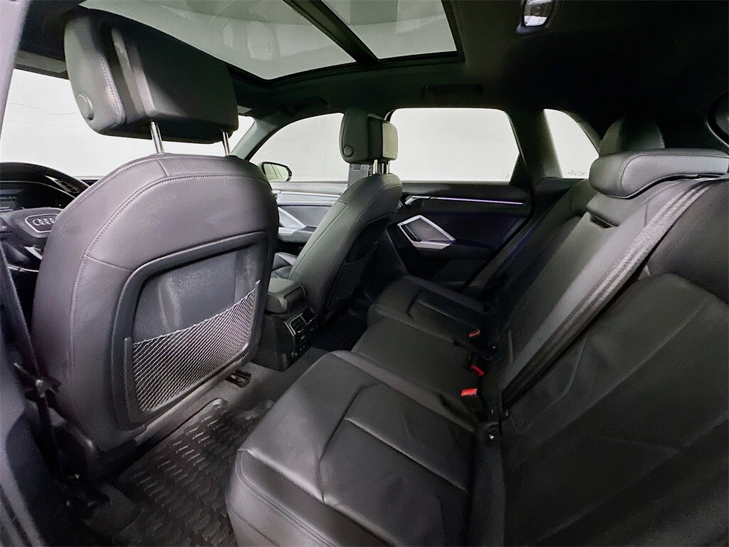 2023 Audi Q3 S line Premium Plus photo 3