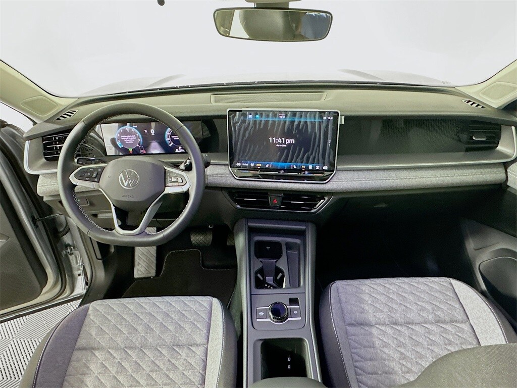 2025 Volkswagen Tiguan S photo 3