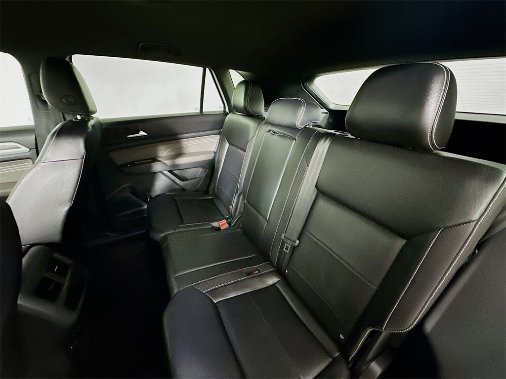 2022 Volkswagen Atlas Cross Sport V6 SE Technology photo 4