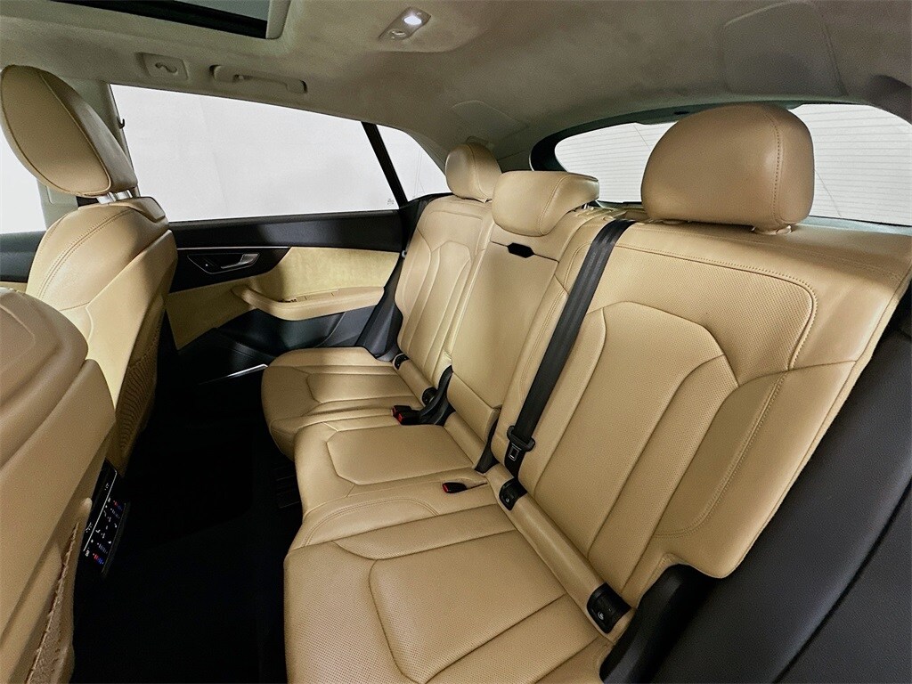 2020 Audi Q8 55 Prestige photo 4