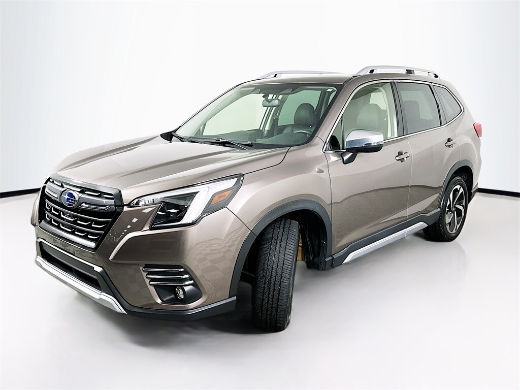 2022 Subaru Forester Touring photo 2