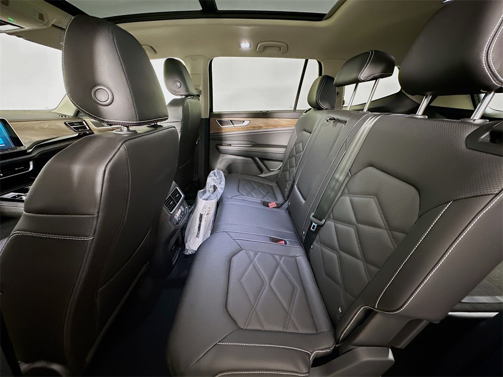 New 2026 Volkswagen Atlas 2.0T SE w/Technology SUV