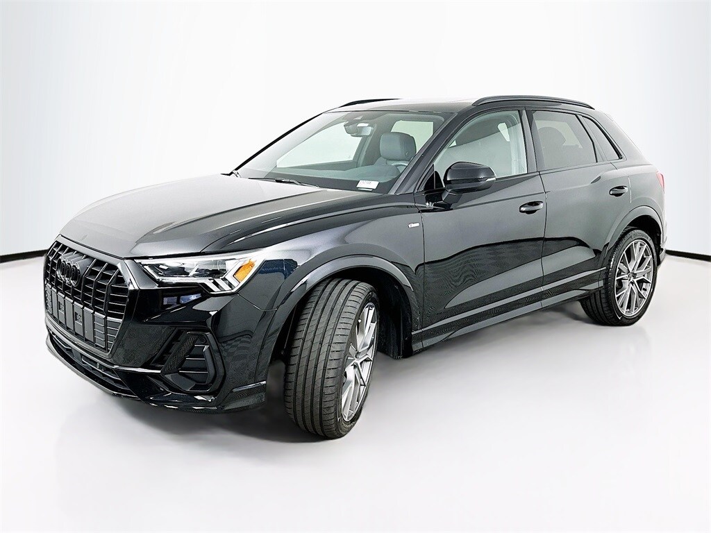 2025 Audi Q3 S line Premium Plus photo 2