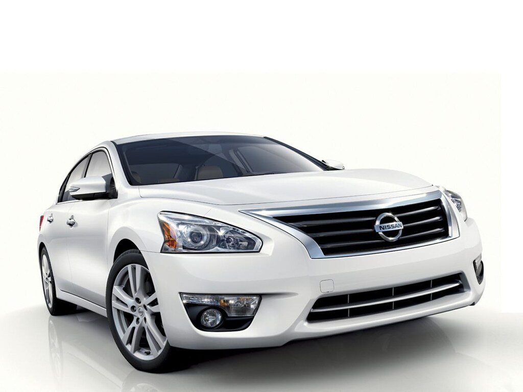 Used 2014 Nissan Altima 2.5 SV Sedan