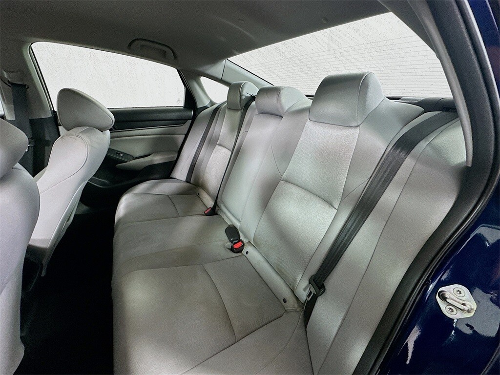 2019 Honda Accord LX photo 3