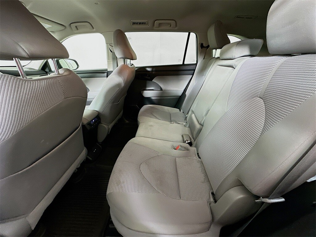 2020 Toyota Highlander L photo 4